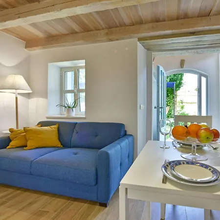 Holiday home Glicinia - Kst145 By Interhome