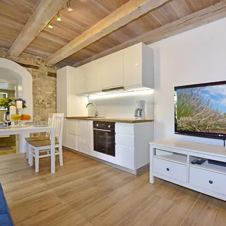Holiday home Glicinia - Kst145 By Interhome