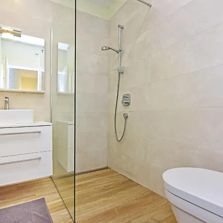 Glicinia By Interhome *