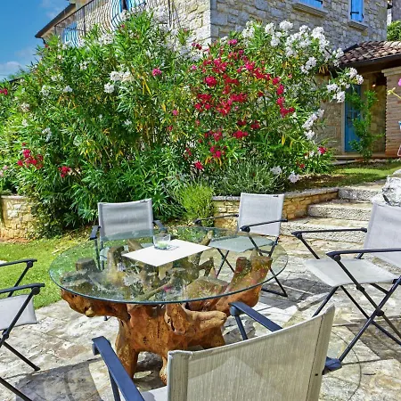 Glicinia By Interhome * Babici