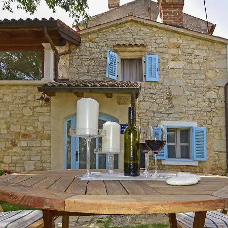 Glicinia By Interhome *